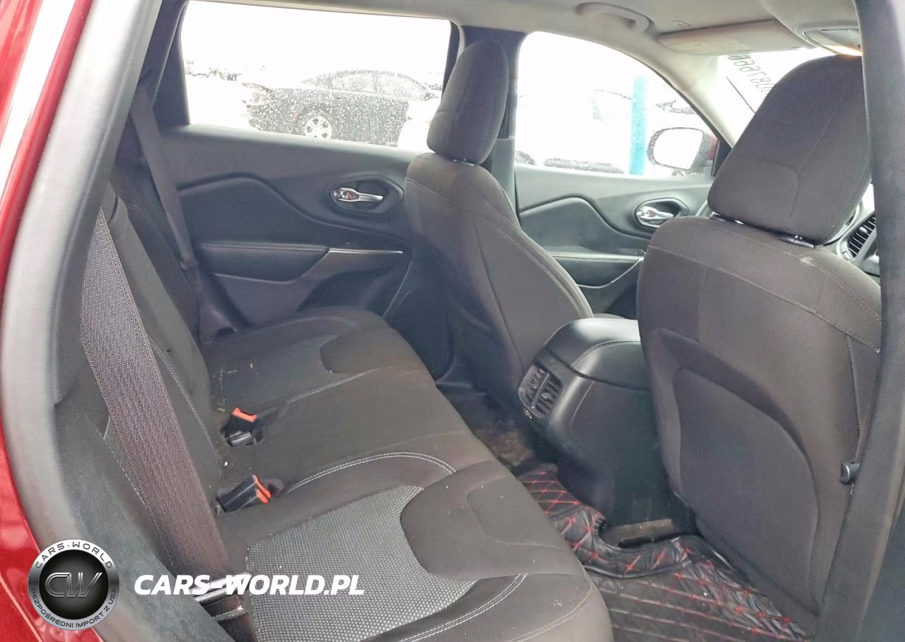 2019 Jeep Cherokee Latitude VIN:1C4PJLCB8KD296777 - 10