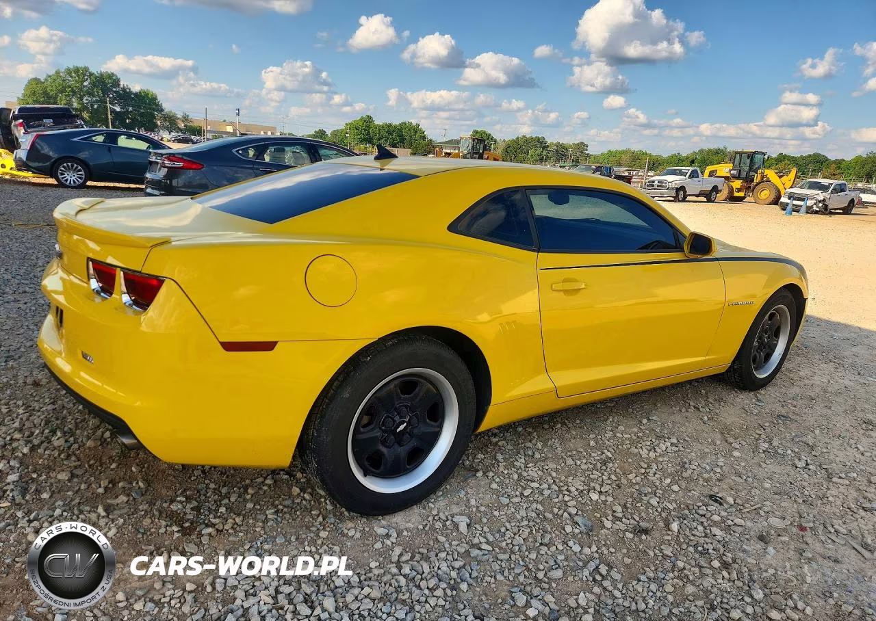 2012 Chevrolet Camaro Ls VIN:2G1FA1E35C9177758 - 3