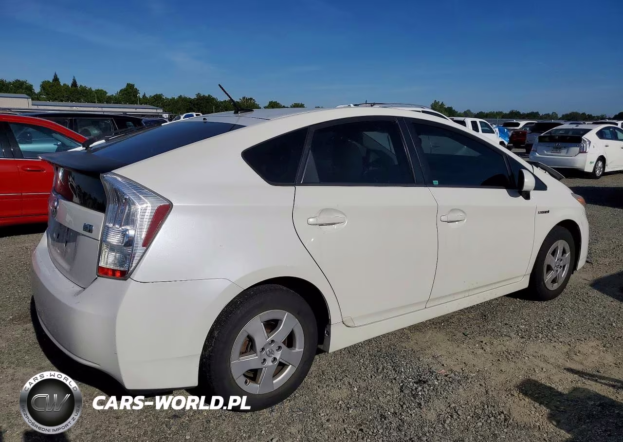 2011 Toyota Prius Two VIN:JTDKN3DU2B5334951 - 3