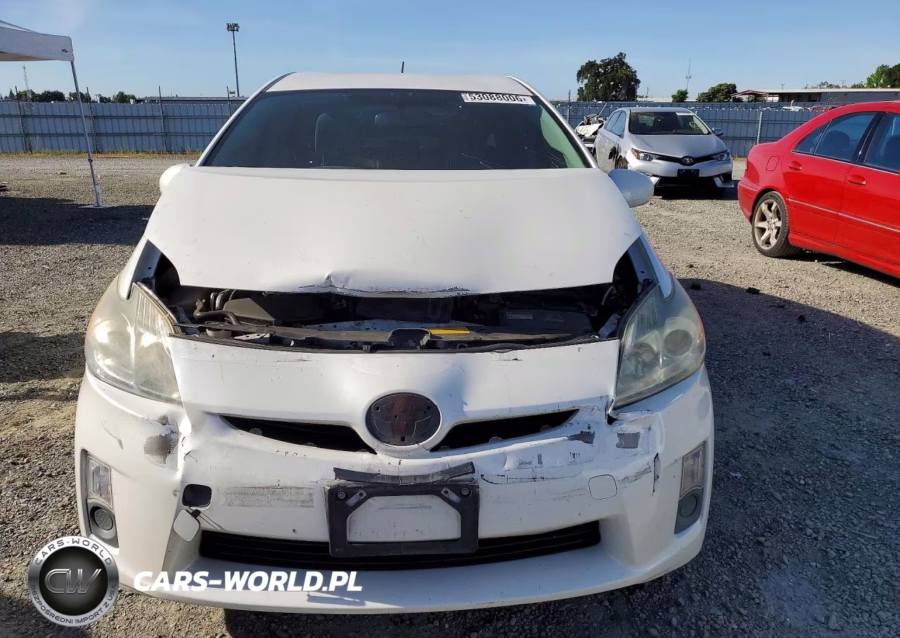 2011 Toyota Prius Two VIN:JTDKN3DU2B5334951 - 5