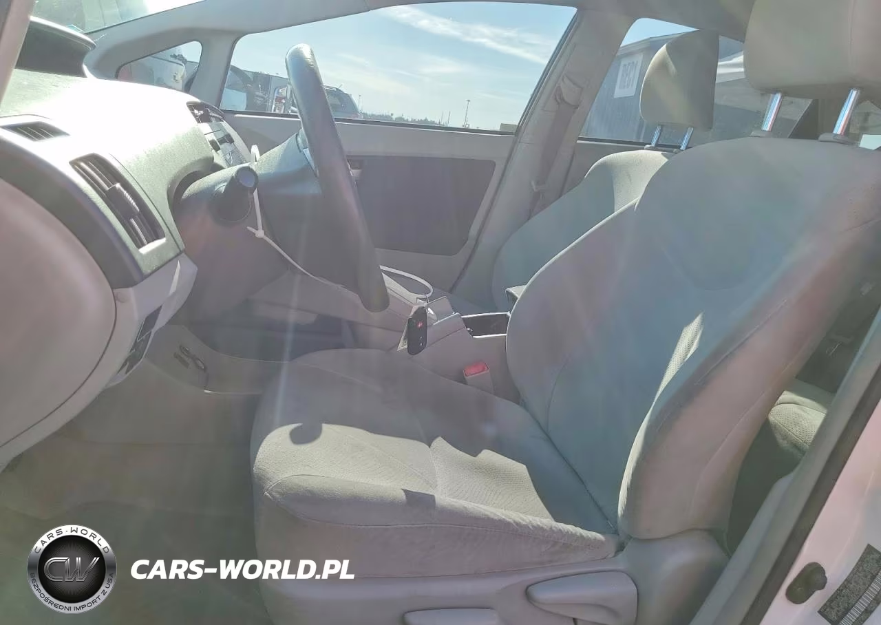 2011 Toyota Prius Two VIN:JTDKN3DU2B5334951 - 7