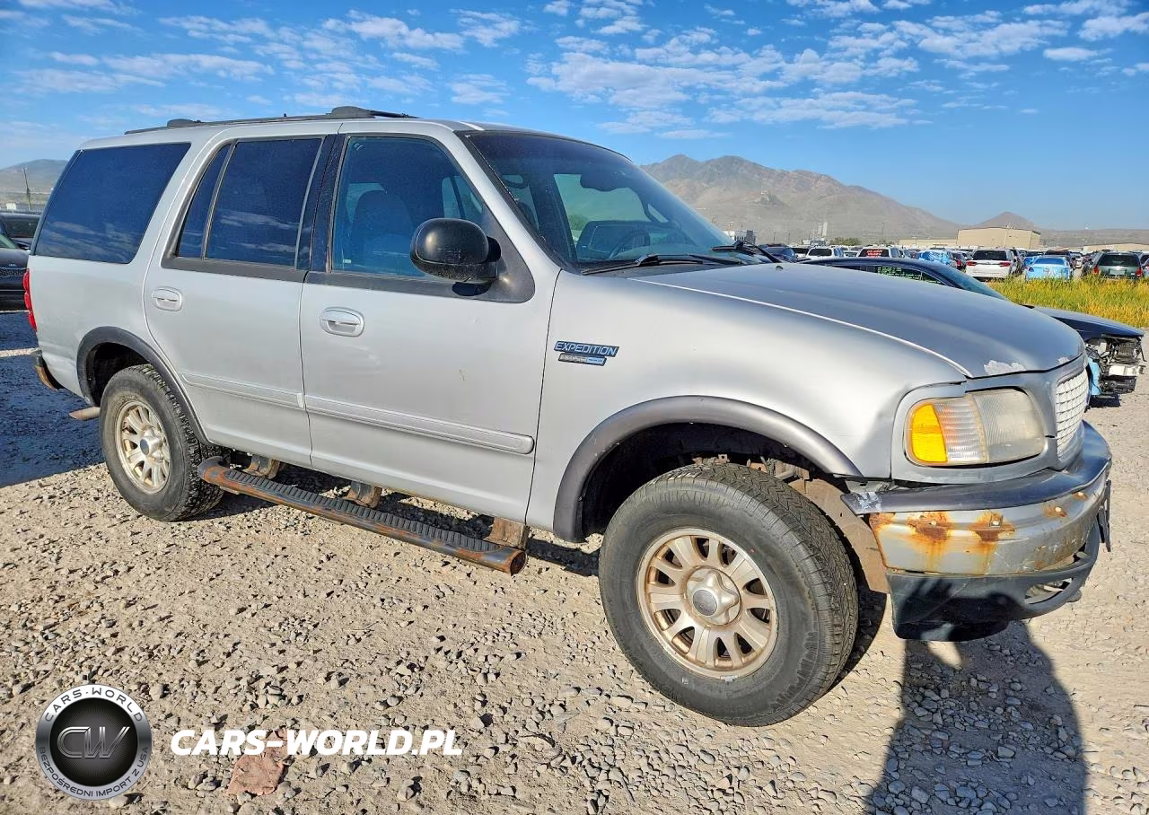 2000 Ford Expedition Xlt VIN:1FMPU16L5YLB13491 - 4