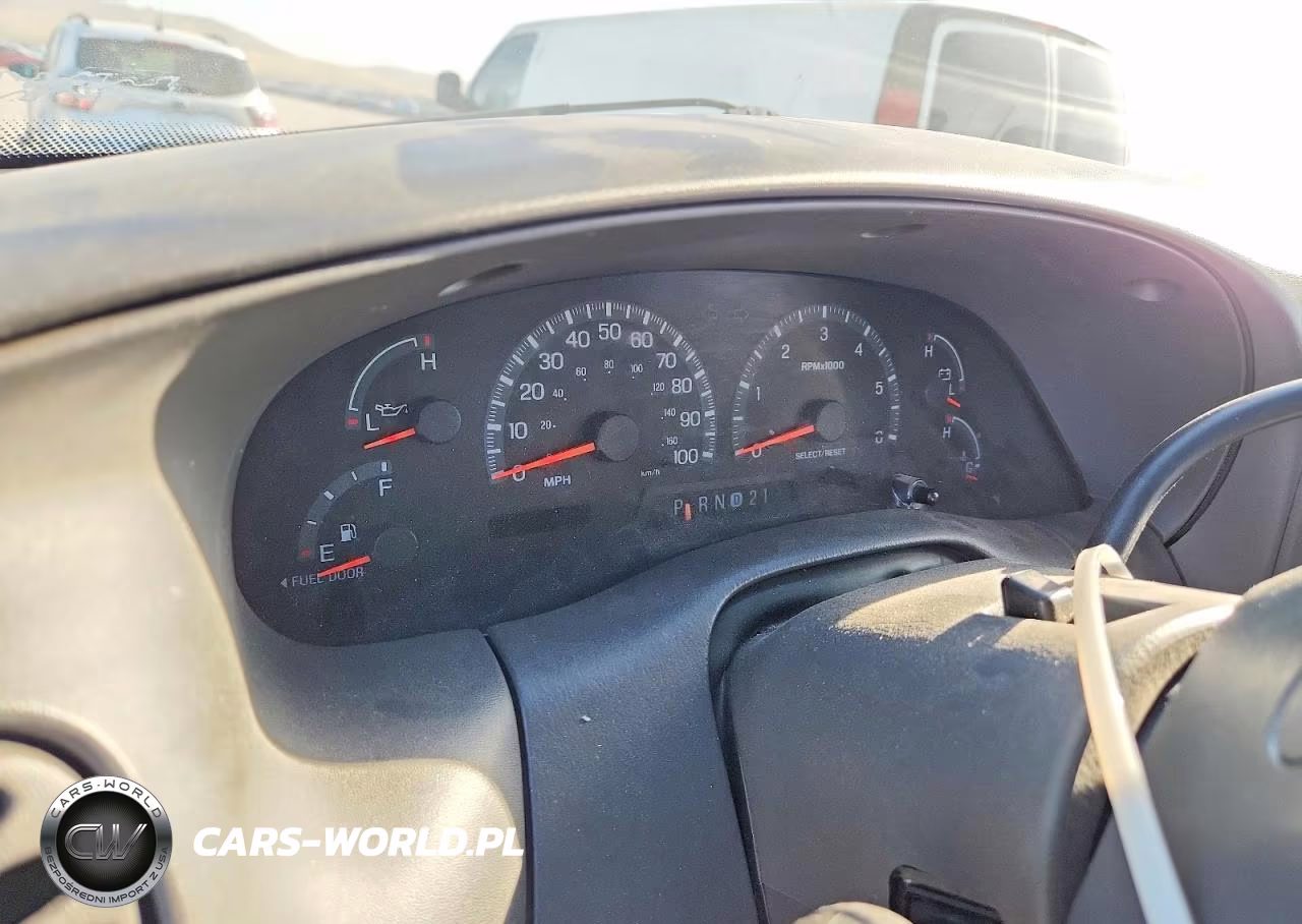 2000 Ford Expedition Xlt VIN:1FMPU16L5YLB13491 - 9