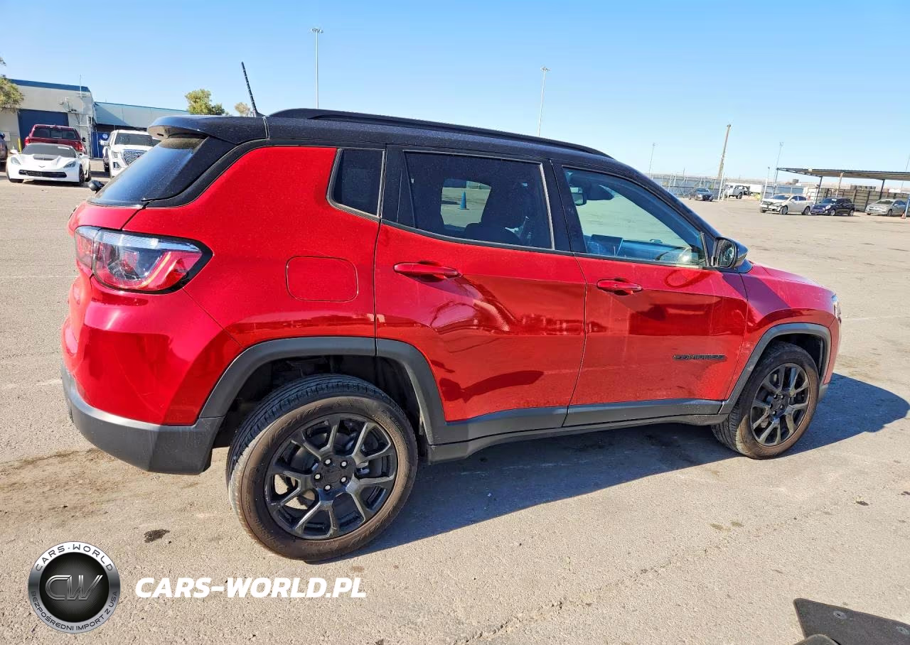 2023 Jeep Compass Latitude VIN:3C4NJDBN1PT528730 - 3
