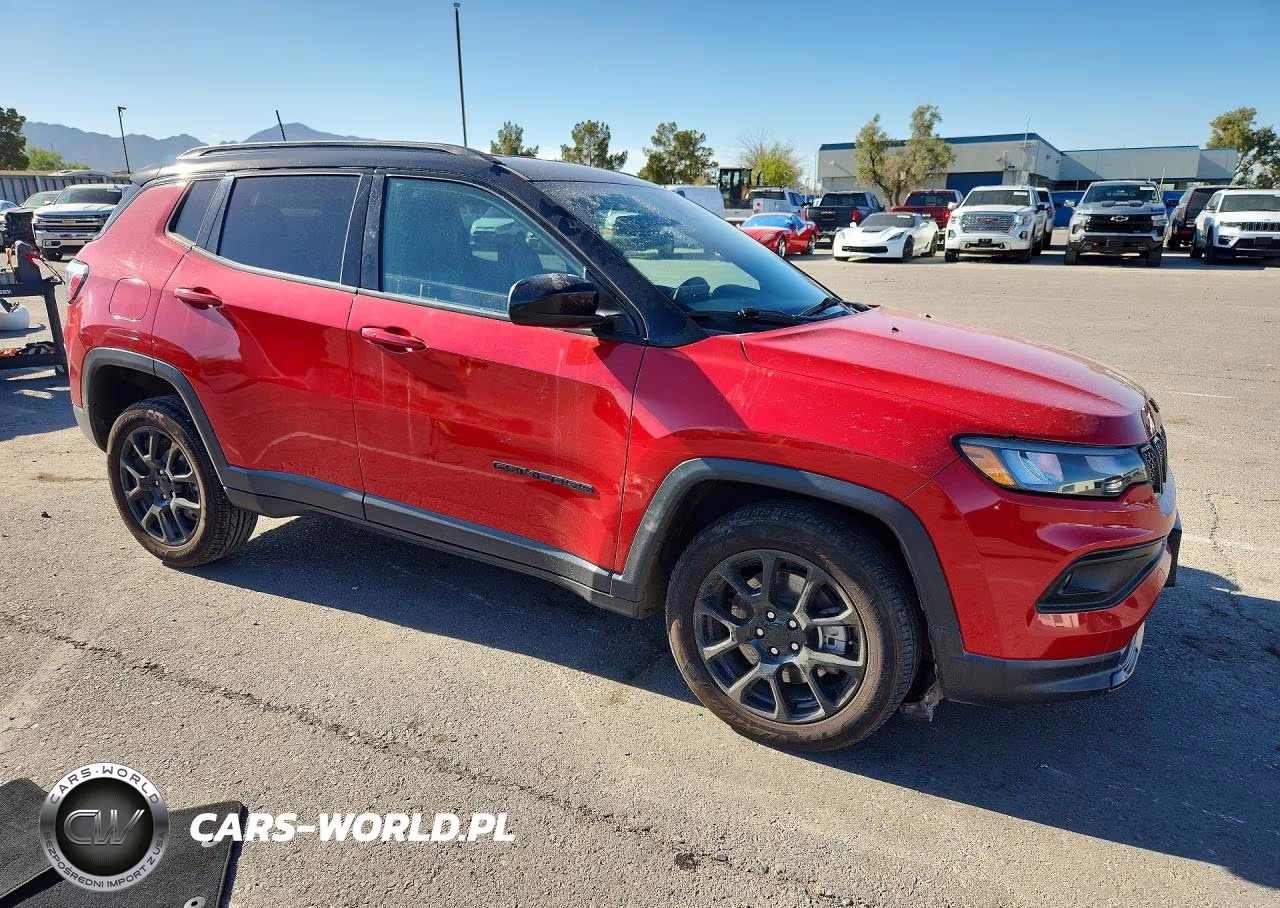2023 Jeep Compass Latitude VIN:3C4NJDBN1PT528730 - 4