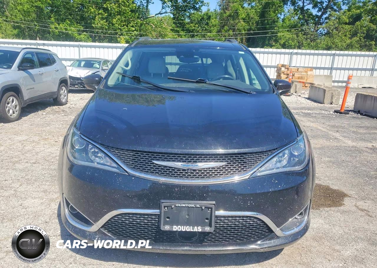 2018 Chrysler Pacifica Touring L VIN:2C4RC1BG1JR269906 - 5