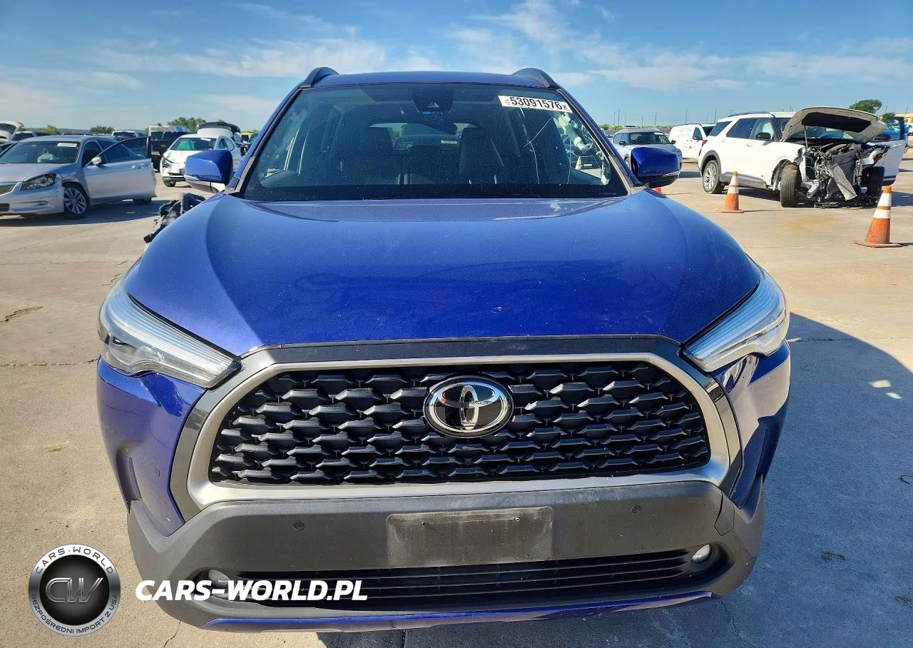 2022 Toyota Corolla Cross Xle VIN:7MUDAABG9NV024743 - 5