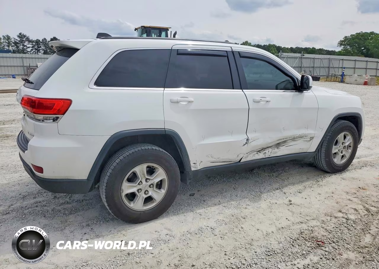 2016 Jeep Grand Cherokee Laredo VIN:1C4RJFAG9GC324284 - 3