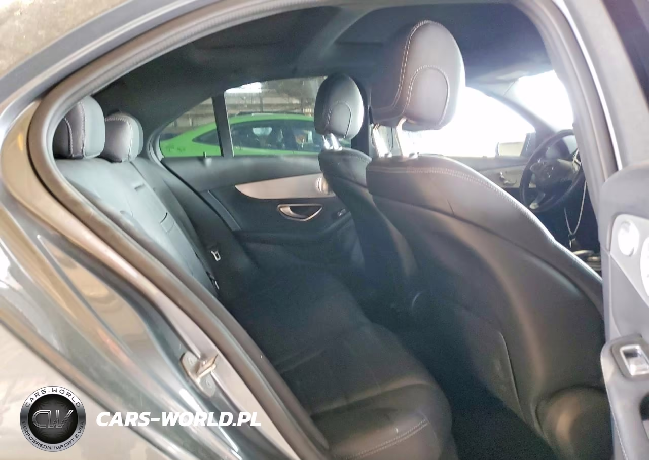 2018 Mercedes-Benz C 300 VIN:55SWF4JB1JU282148 - 10