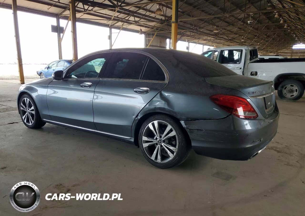 2018 Mercedes-Benz C 300 VIN:55SWF4JB1JU282148 - 2