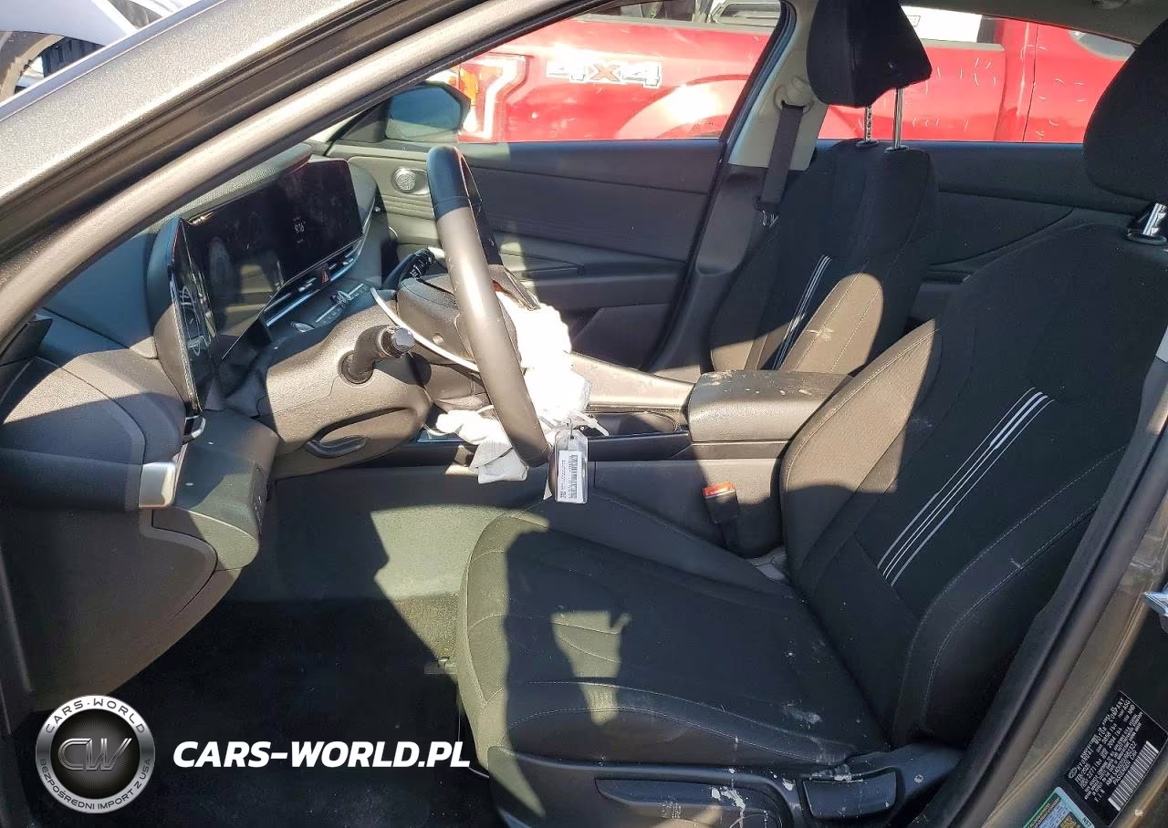 2025 Hyundai Elantra Sel VIN:KMHLS4DG2SU982322 - 7