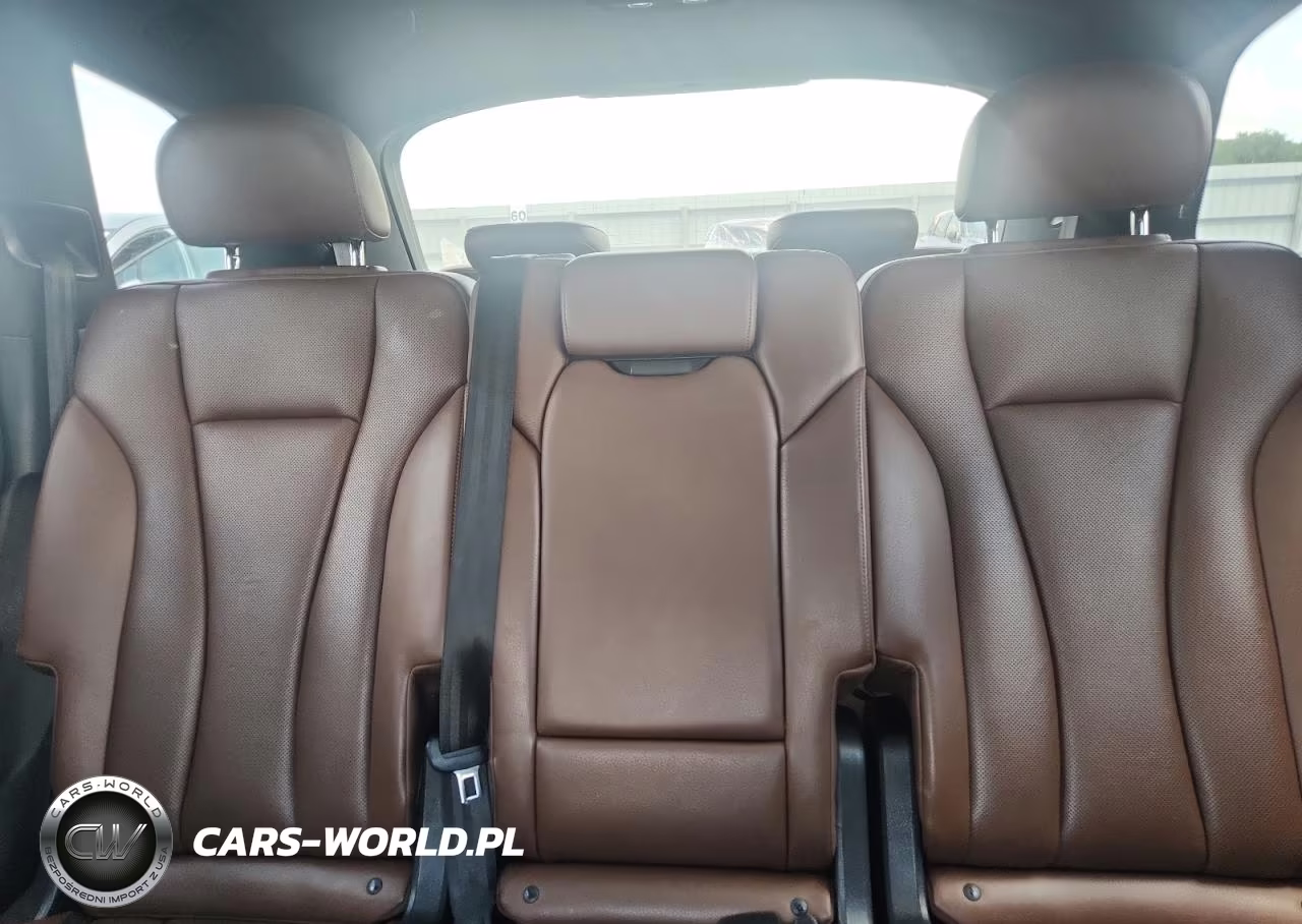 2018 Audi Q7 Premium Plus VIN:WA1LHAF72JD001297 - 10