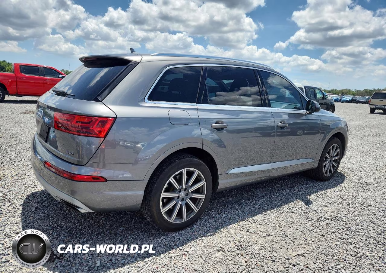 2018 Audi Q7 Premium Plus VIN:WA1LHAF72JD001297 - 3