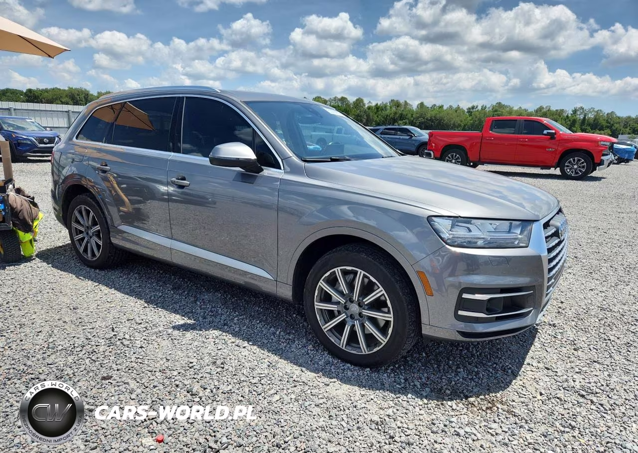 2018 Audi Q7 Premium Plus VIN:WA1LHAF72JD001297 - 4
