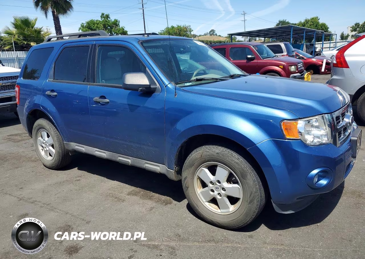 2010 Ford Escape Xlt VIN:1FMCU0D71AKC14828 - 4