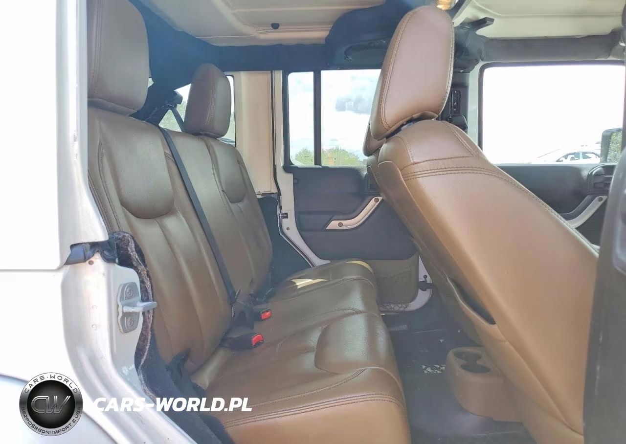 2014 Jeep Wrangler Unlimited Sahara VIN:1C4BJWEG1EL100483 - 11
