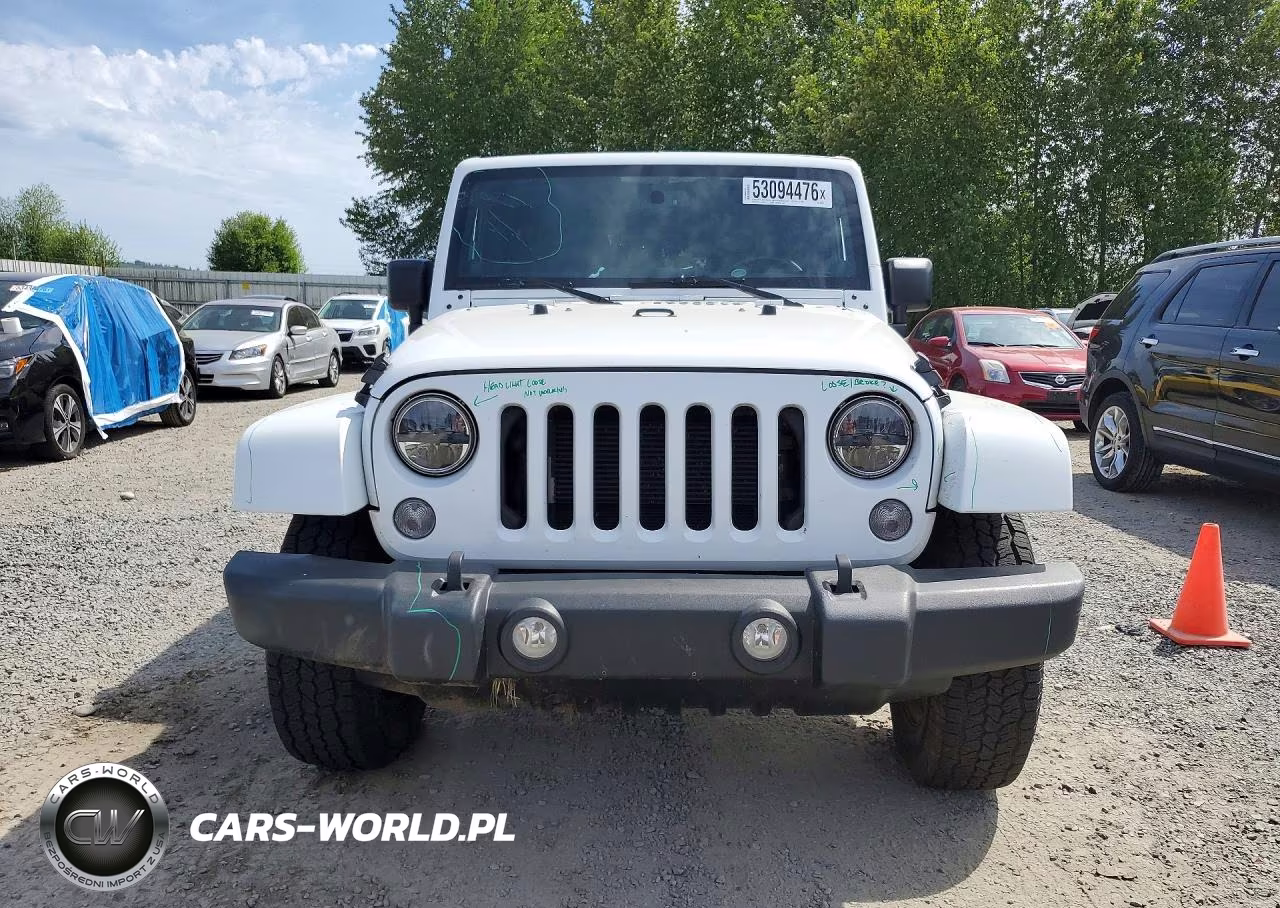 2014 Jeep Wrangler Unlimited Sahara VIN:1C4BJWEG1EL100483 - 5