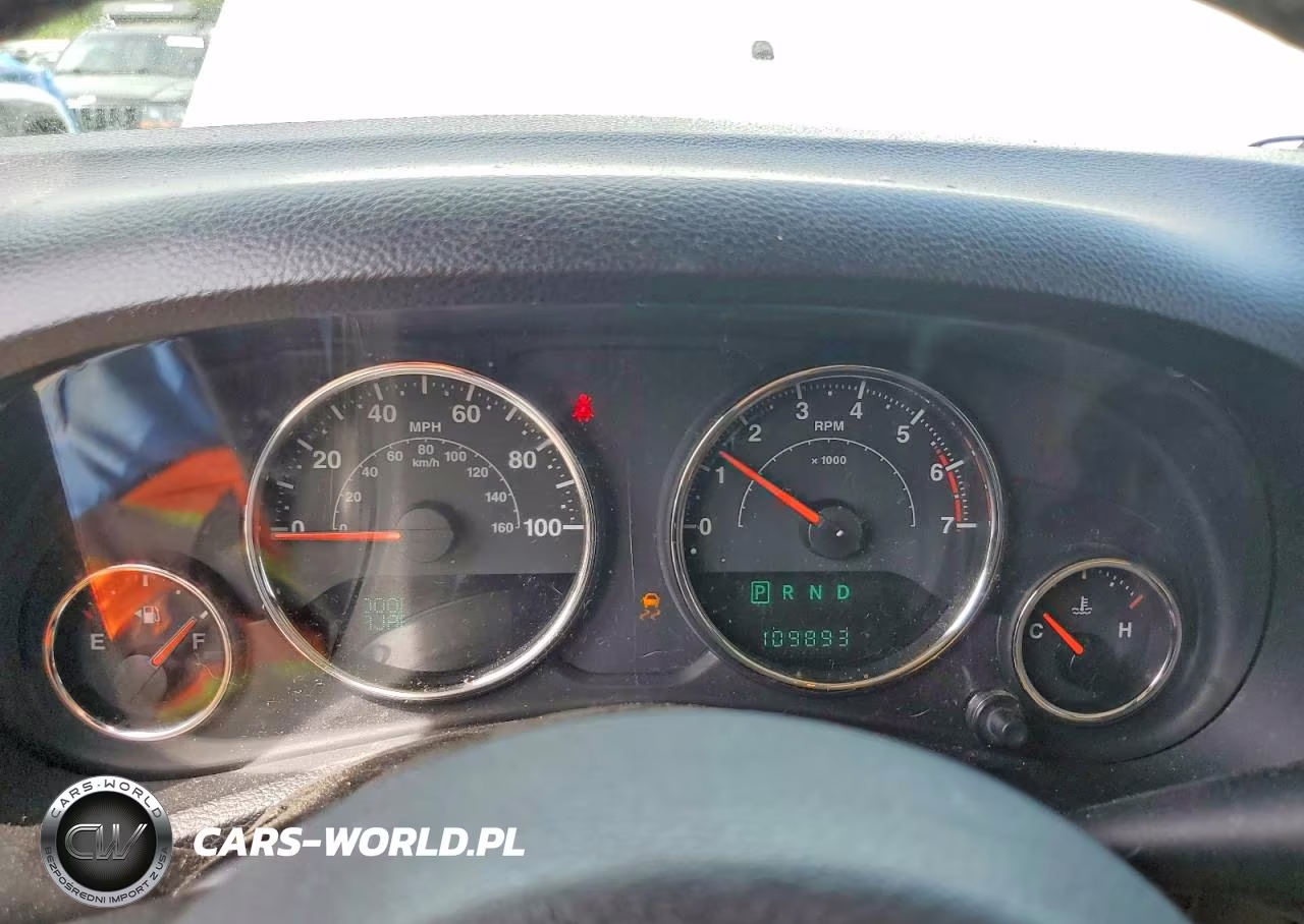 2014 Jeep Wrangler Unlimited Sahara VIN:1C4BJWEG1EL100483 - 9