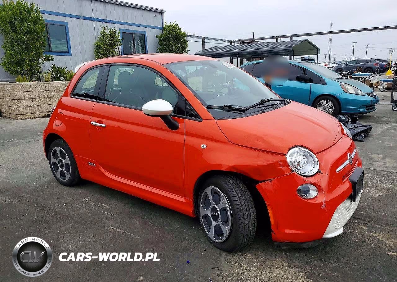 2017 Fiat 500 Electric VIN:3C3CFFGEXHT600639 - 4