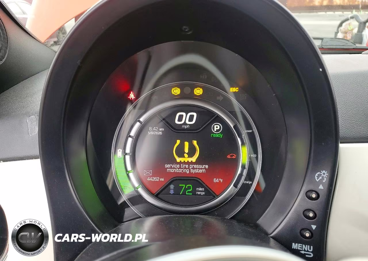 2017 Fiat 500 Electric VIN:3C3CFFGEXHT600639 - 9