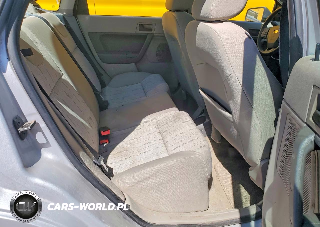 2008 Ford Focus VIN:1FAHP35N28W189530 - 10