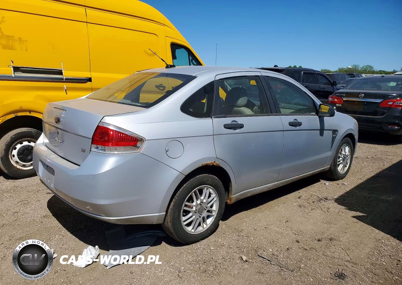 2008 Ford Focus VIN:1FAHP35N28W189530 - 3