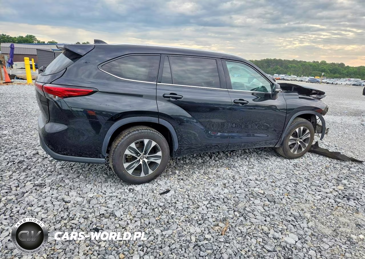 2021 Toyota Highlander Xle VIN:5TDGZRAH6MS529372 - 3