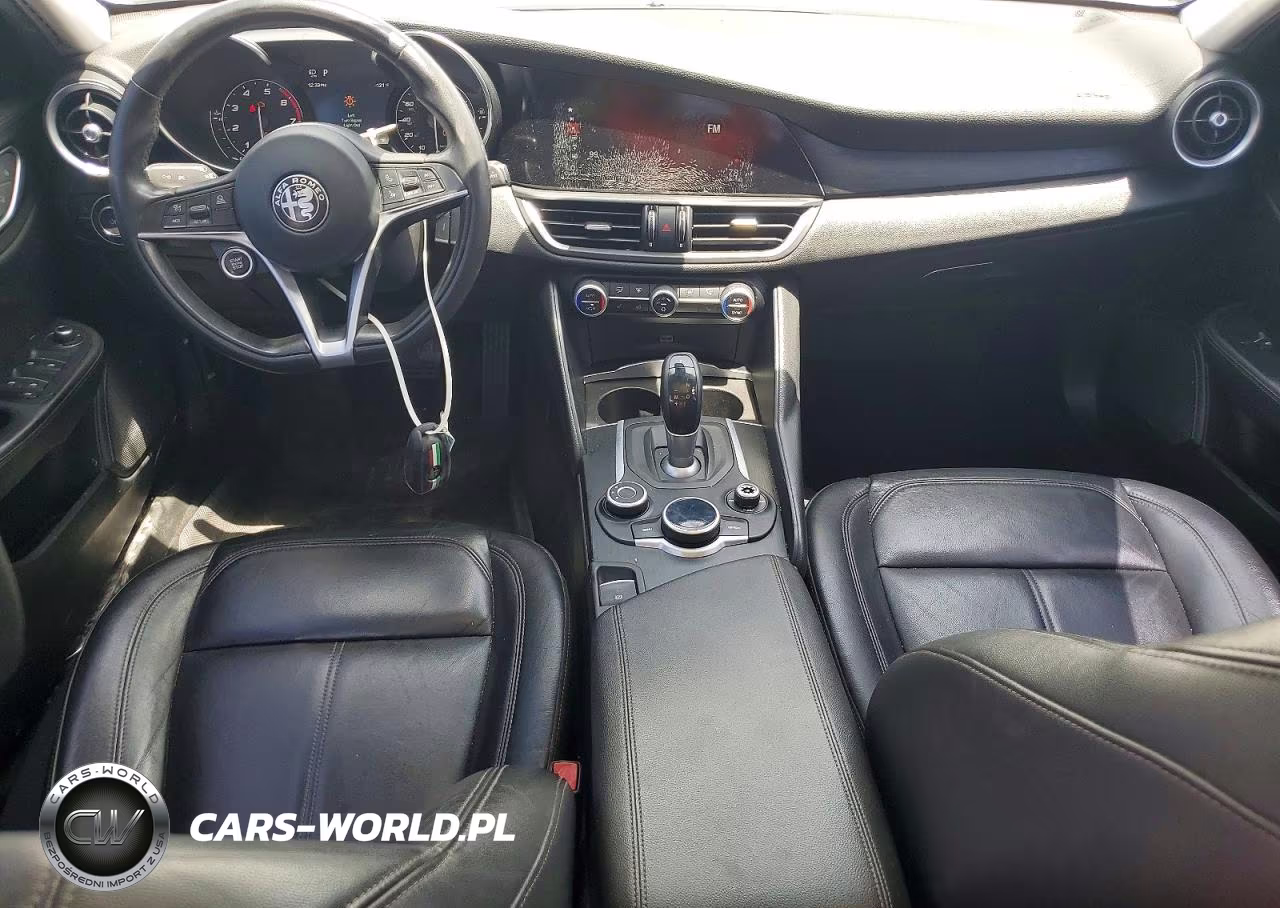 2017 Alfa Romeo Giulia Q4 VIN:ZARFAEDN8H7550355 - 8