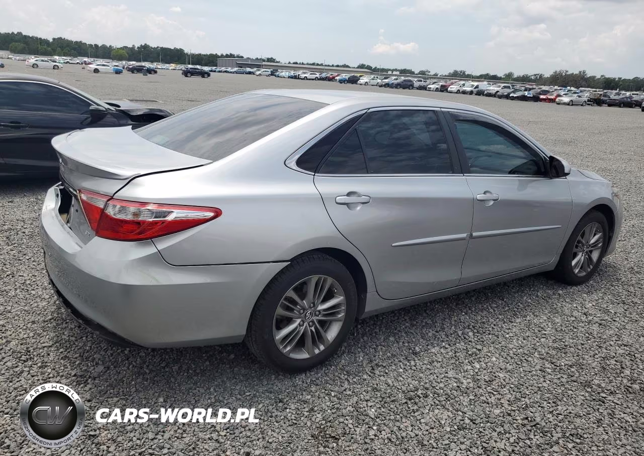 2015 Toyota Camry Se VIN:4T1BF1FK0FU100120 - 3