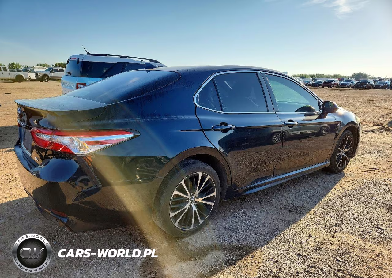 2020 Toyota Camry Se VIN:4T1G11AK3LU337661 - 3
