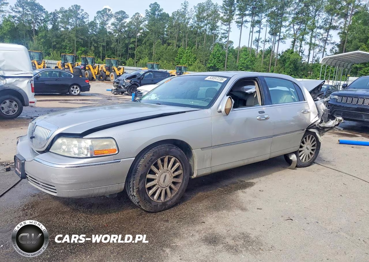 2003 Lincoln Town Car Signature
