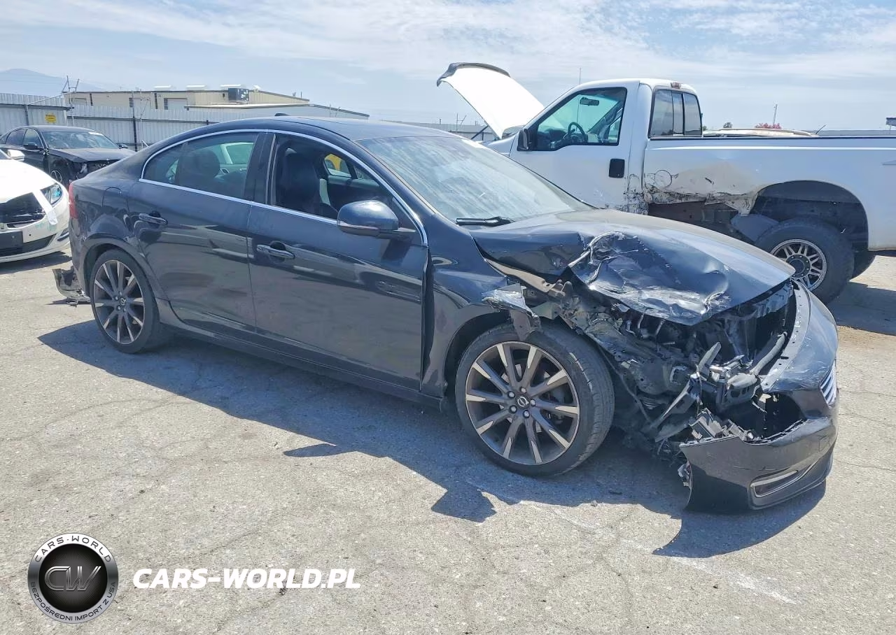 2015 Volvo S60 Premier VIN:YV140MFK8F2357046 - 4