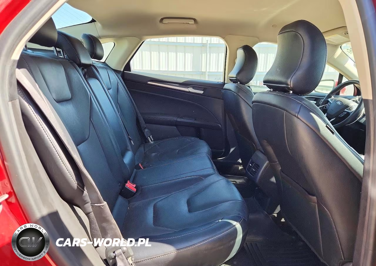 2019 Ford Fusion Titanium VIN:3FA6P0SU2KR266554 - 10