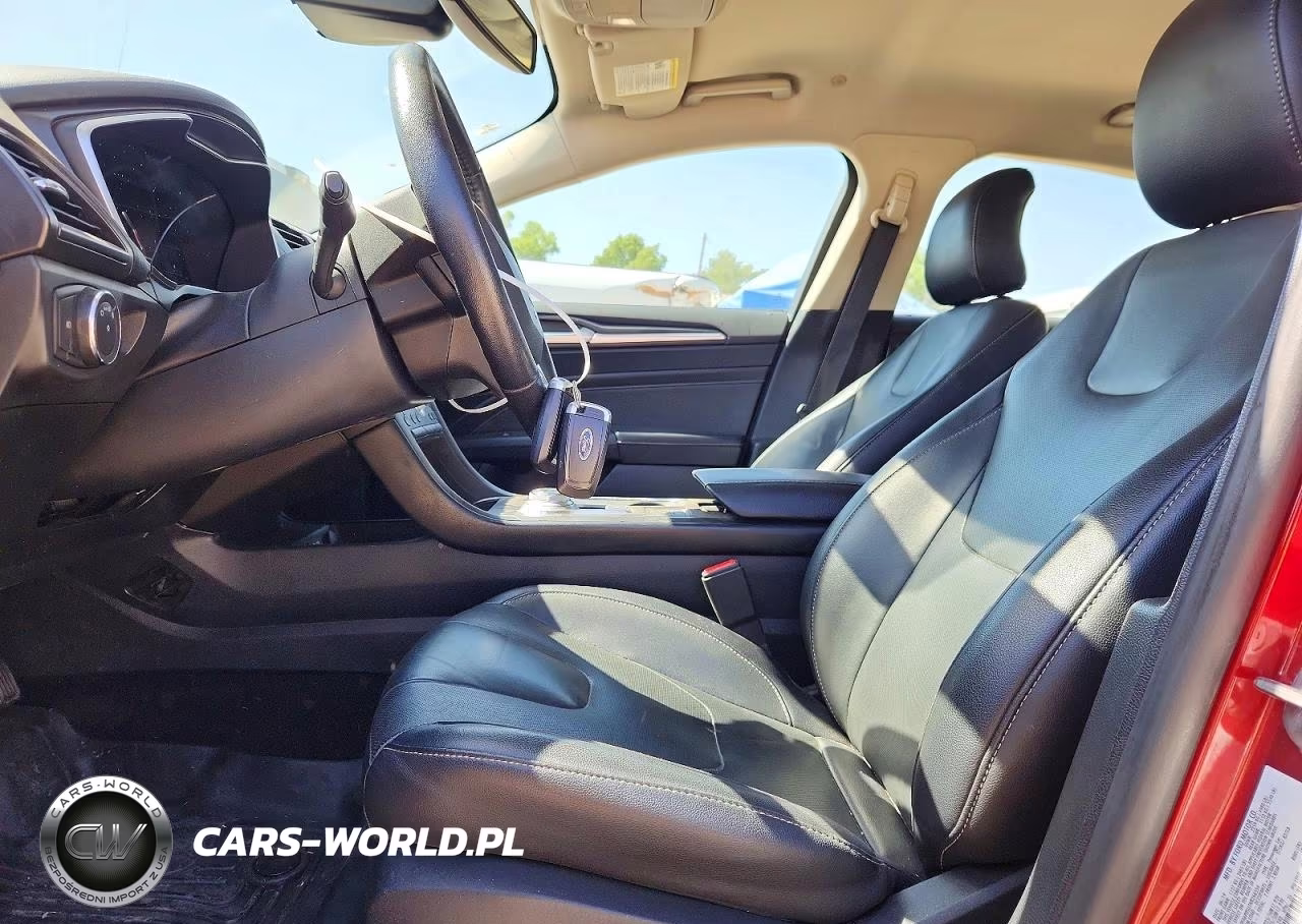 2019 Ford Fusion Titanium VIN:3FA6P0SU2KR266554 - 7