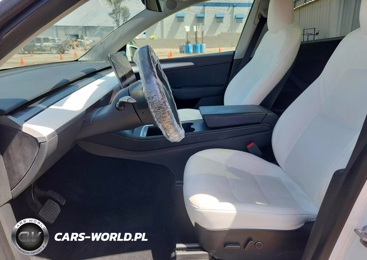 2023 Tesla Model Y VIN:7SAYGDEE7PF616075 - 7