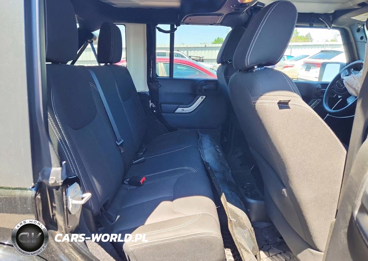 2015 Jeep Wrangler Unlimited Sahara VIN:1C4HJWEG0FL666467 - 11