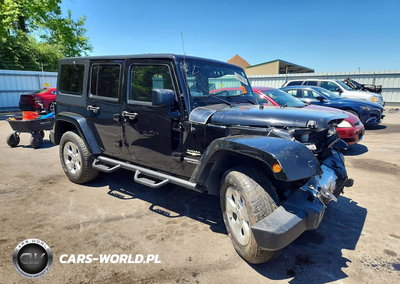 2015 Jeep Wrangler Unlimited Sahara VIN:1C4HJWEG0FL666467 - 4