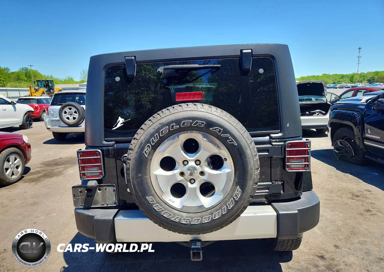2015 Jeep Wrangler Unlimited Sahara VIN:1C4HJWEG0FL666467 - 6