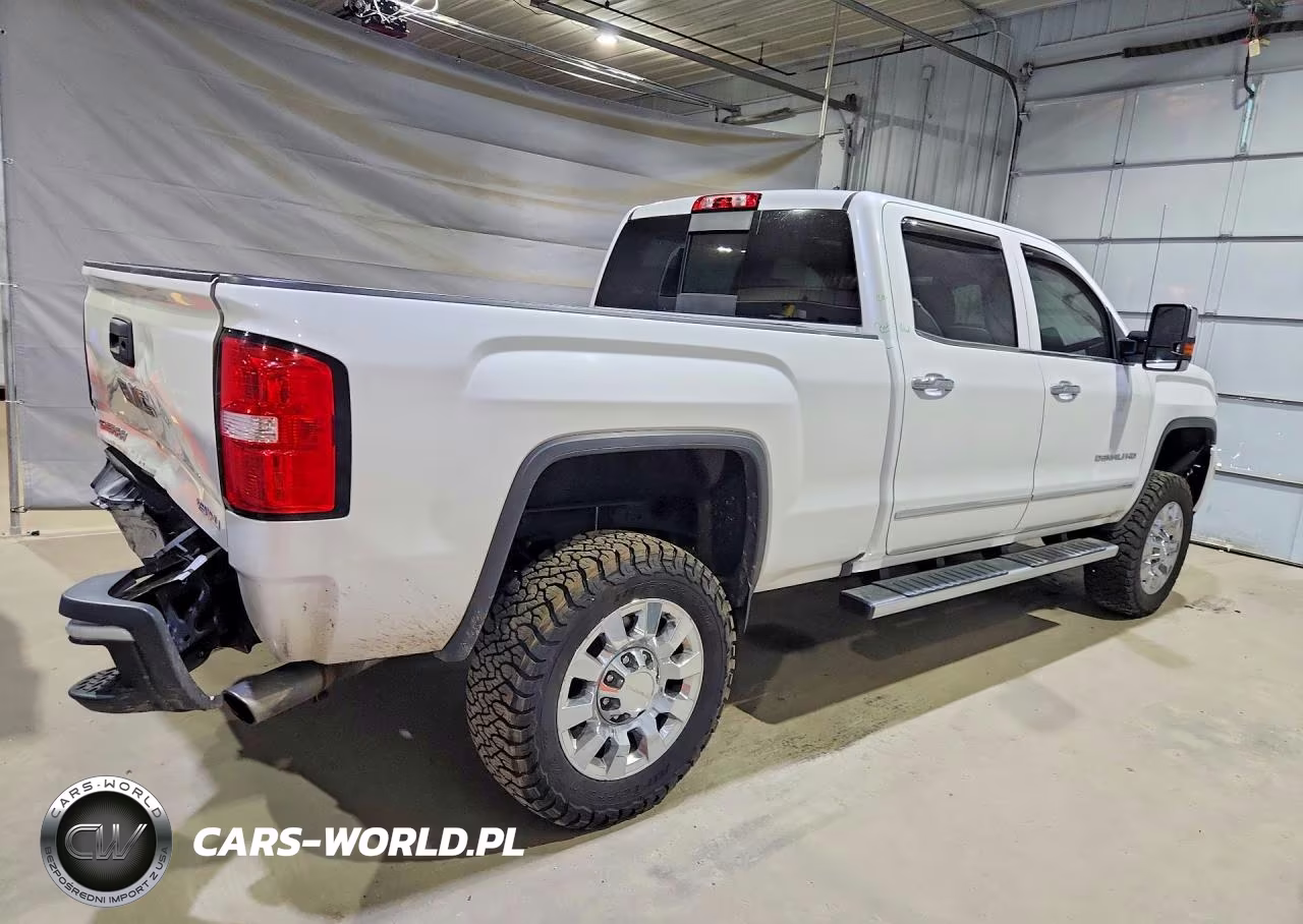2018 GMC Sierra K2500 Denali VIN:1GT12UEG0JF187640 - 3