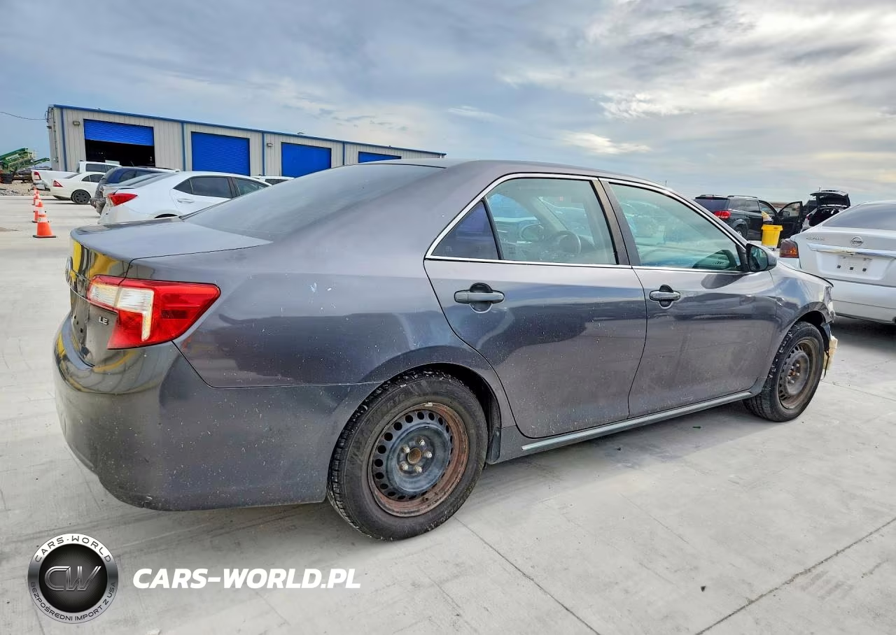 2014 Toyota Camry Le VIN:4T1BF1FK9EU341317 - 3