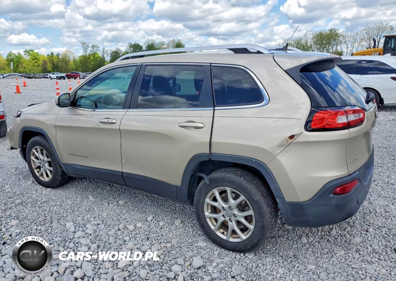 2015 Jeep Cherokee Latitude VIN:1C4PJMCS6FW528745 - 2