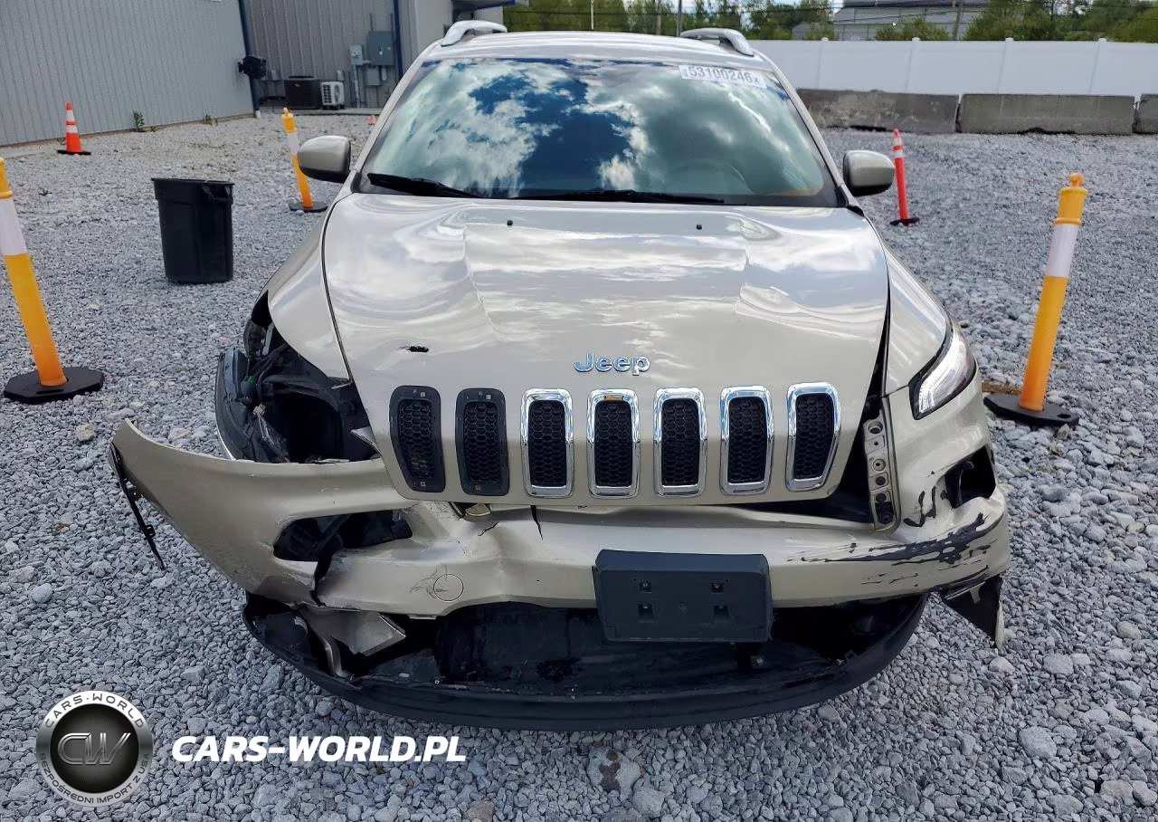 2015 Jeep Cherokee Latitude VIN:1C4PJMCS6FW528745 - 5