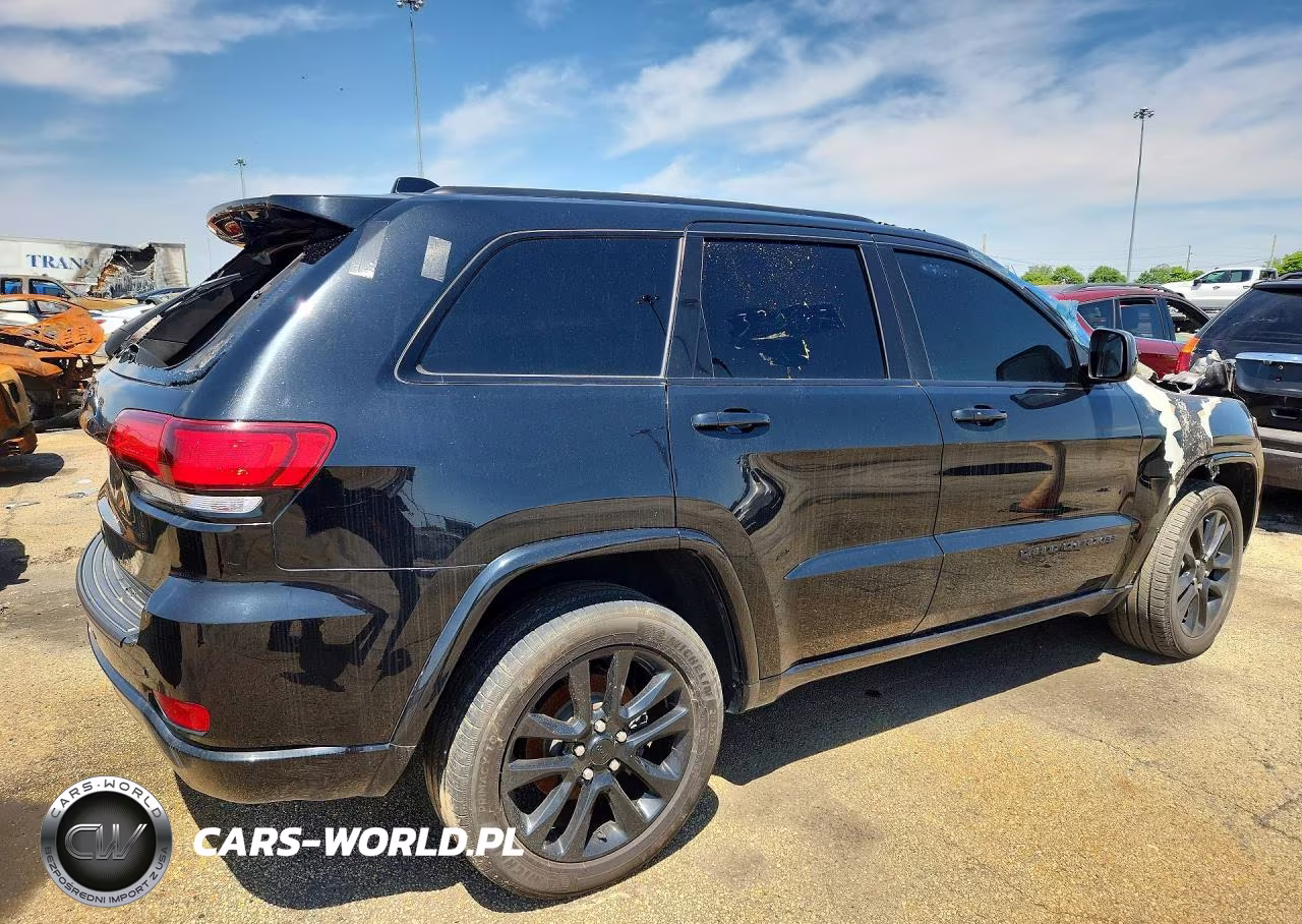 2020 Jeep Grand Cherokee Laredo VIN:1C4RJEAG3LC370987 - 3