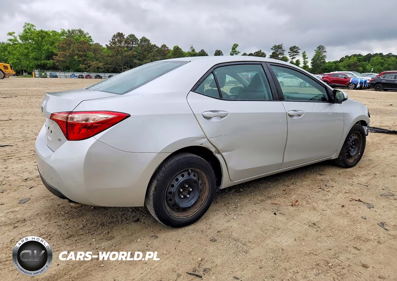 2017 Toyota Corolla Le VIN:2T1BURHE4HC809911 - 3