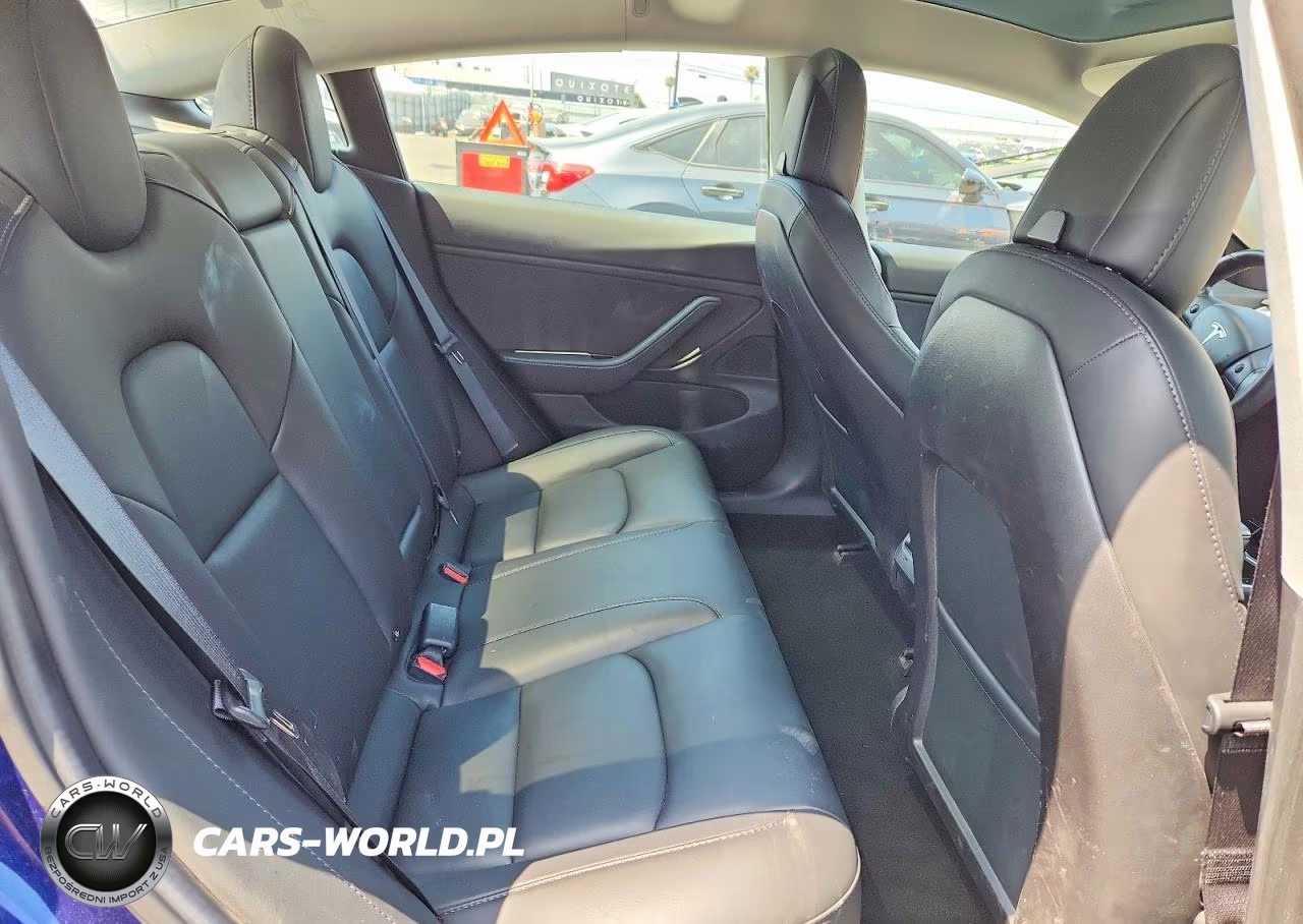 2018 Tesla Model 3 VIN:5YJ3E1EB0JF130751 - 10