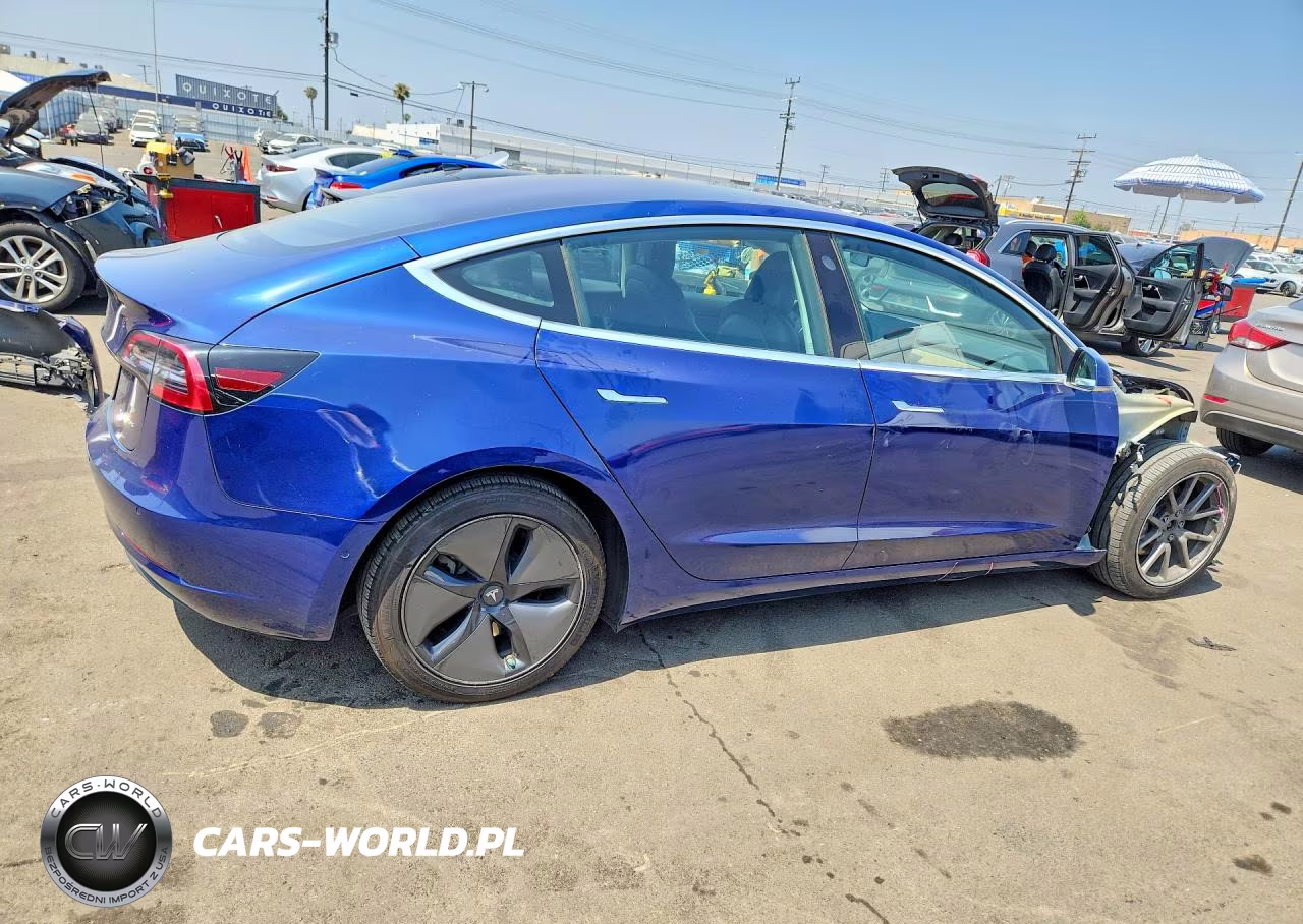 2018 Tesla Model 3 VIN:5YJ3E1EB0JF130751 - 3