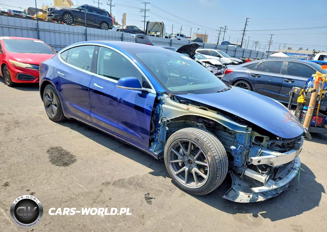 2018 Tesla Model 3 VIN:5YJ3E1EB0JF130751 - 4