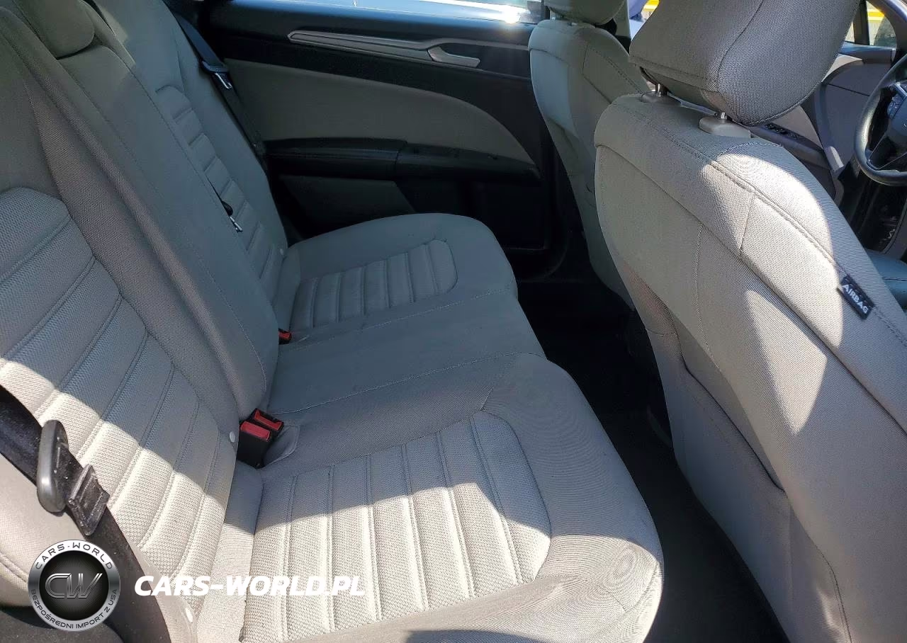 2019 Ford Fusion S VIN:3FA6P0G70KR217808 - 10
