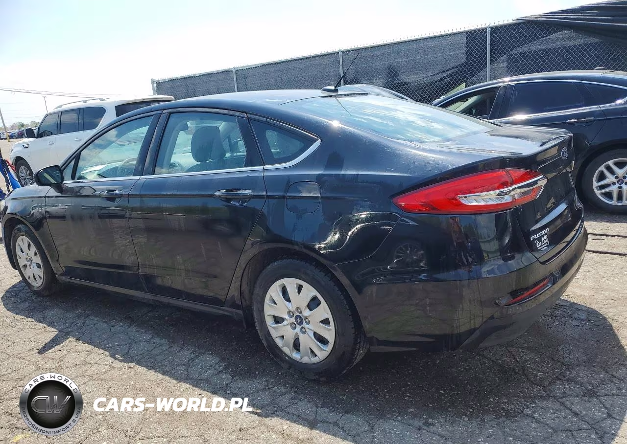 2019 Ford Fusion S VIN:3FA6P0G70KR217808 - 2