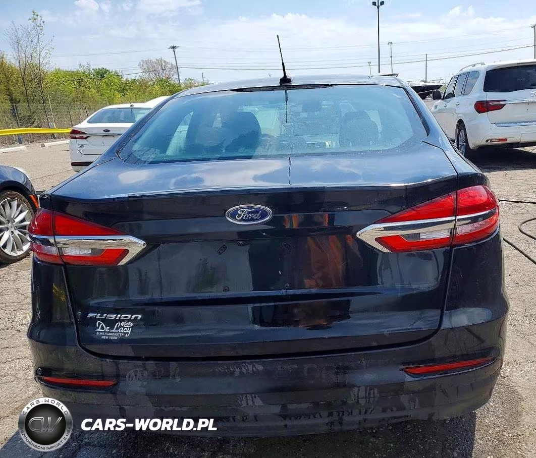2019 Ford Fusion S VIN:3FA6P0G70KR217808 - 6